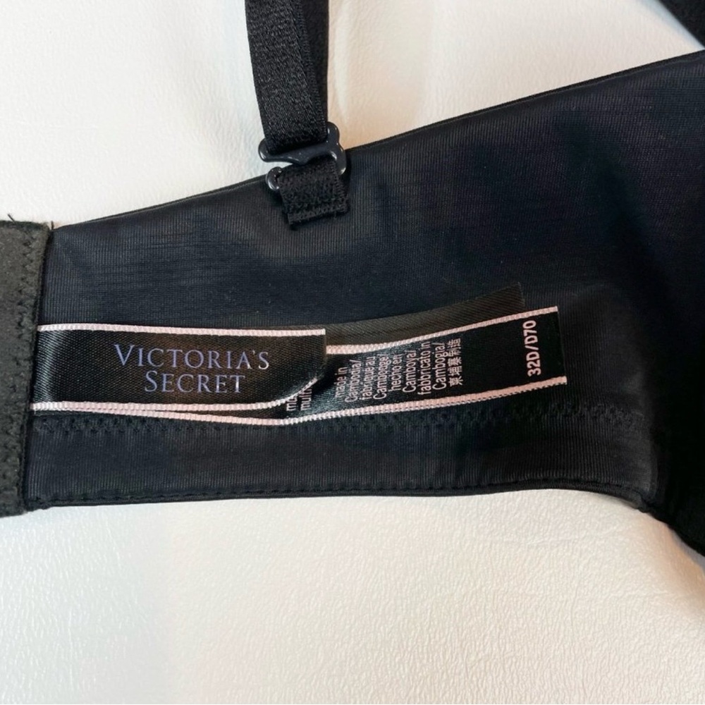 Victoria Secrets Bombshell Bra - Picture 5 of 6